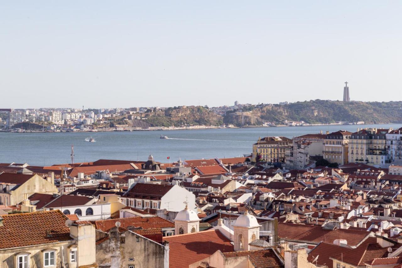 Joivy Marvelous 3-Bed Home With Astonishing View And Terrace, Nearby St George Castle Lisboa Extérieur photo