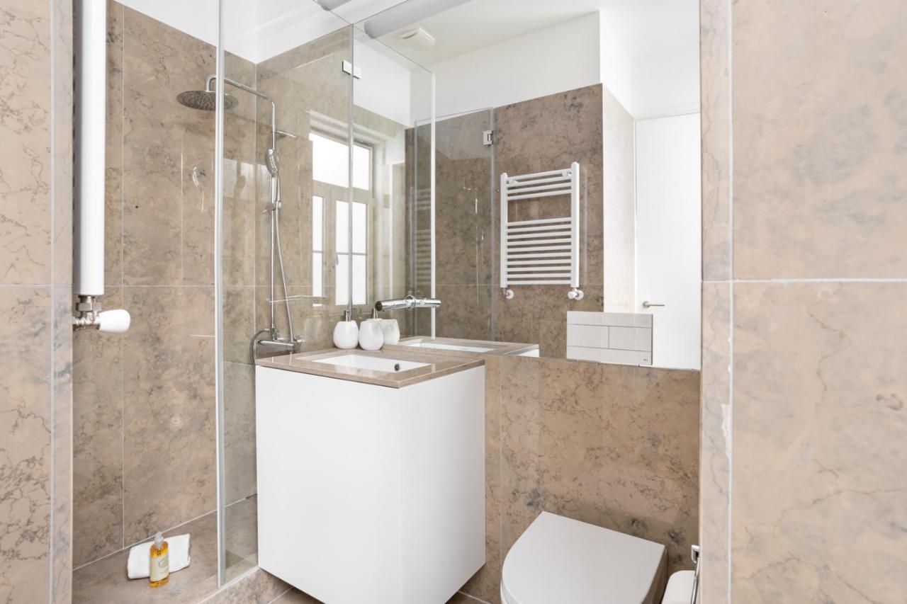 Joivy Marvelous 3-Bed Home With Astonishing View And Terrace, Nearby St George Castle Lisboa Extérieur photo
