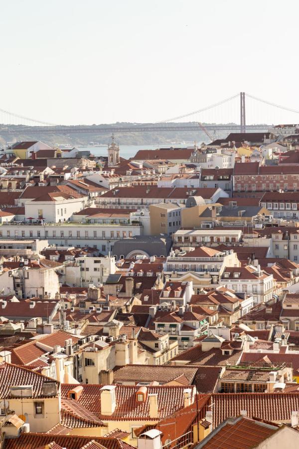 Joivy Marvelous 3-Bed Home With Astonishing View And Terrace, Nearby St George Castle Lisboa Extérieur photo