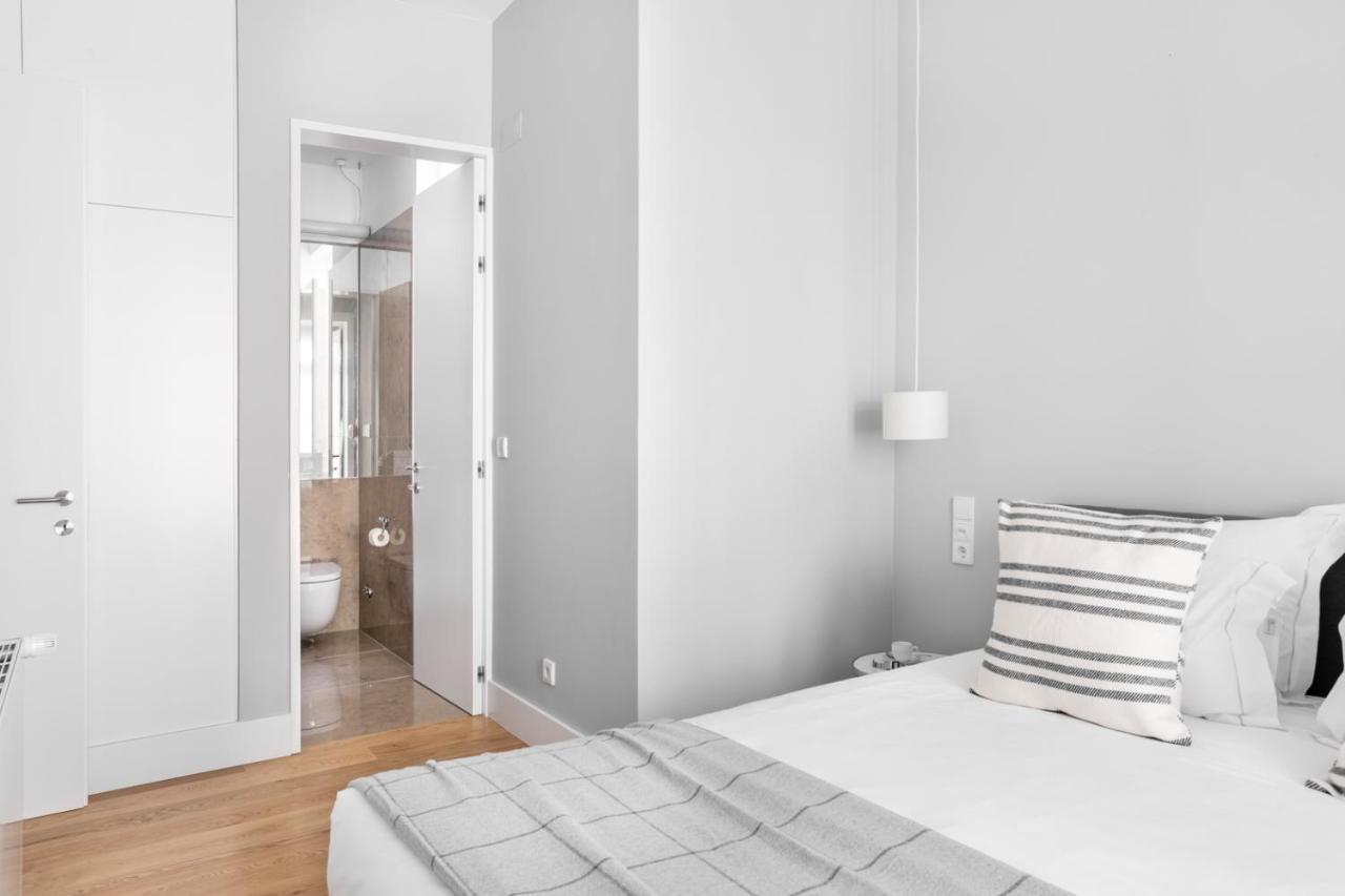 Joivy Marvelous 3-Bed Home With Astonishing View And Terrace, Nearby St George Castle Lisboa Extérieur photo